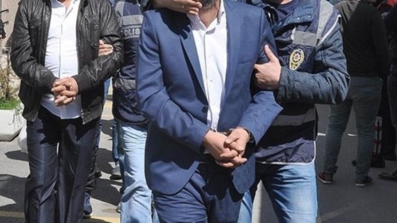 Hevserokên HDPê yên Bazîda agiriyê hatin binçavkirin