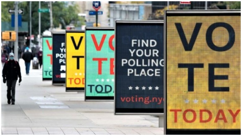 Video billboards outside New York's Lincoln Center urge Americans to vote, Nov. 3, 2020. (Photo: AFP)