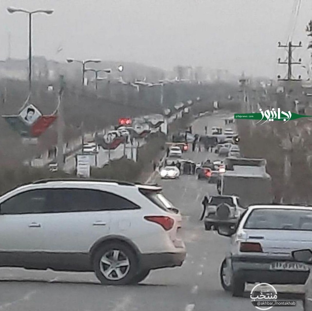 وێنه‌ی شوێنی كوژرانی موحسین فه‌خری زاده‌، زانای ئه‌تۆمی ئێرانی