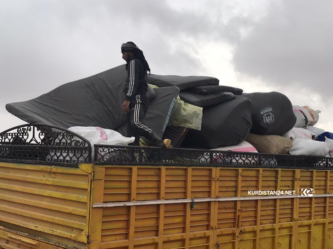 515 kes ji kampa Holê hatin derxistin
