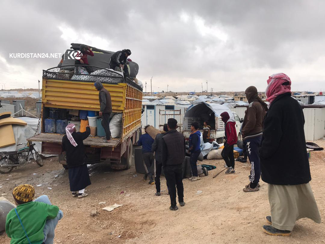 515 kes ji kampa Holê hatin derxistin