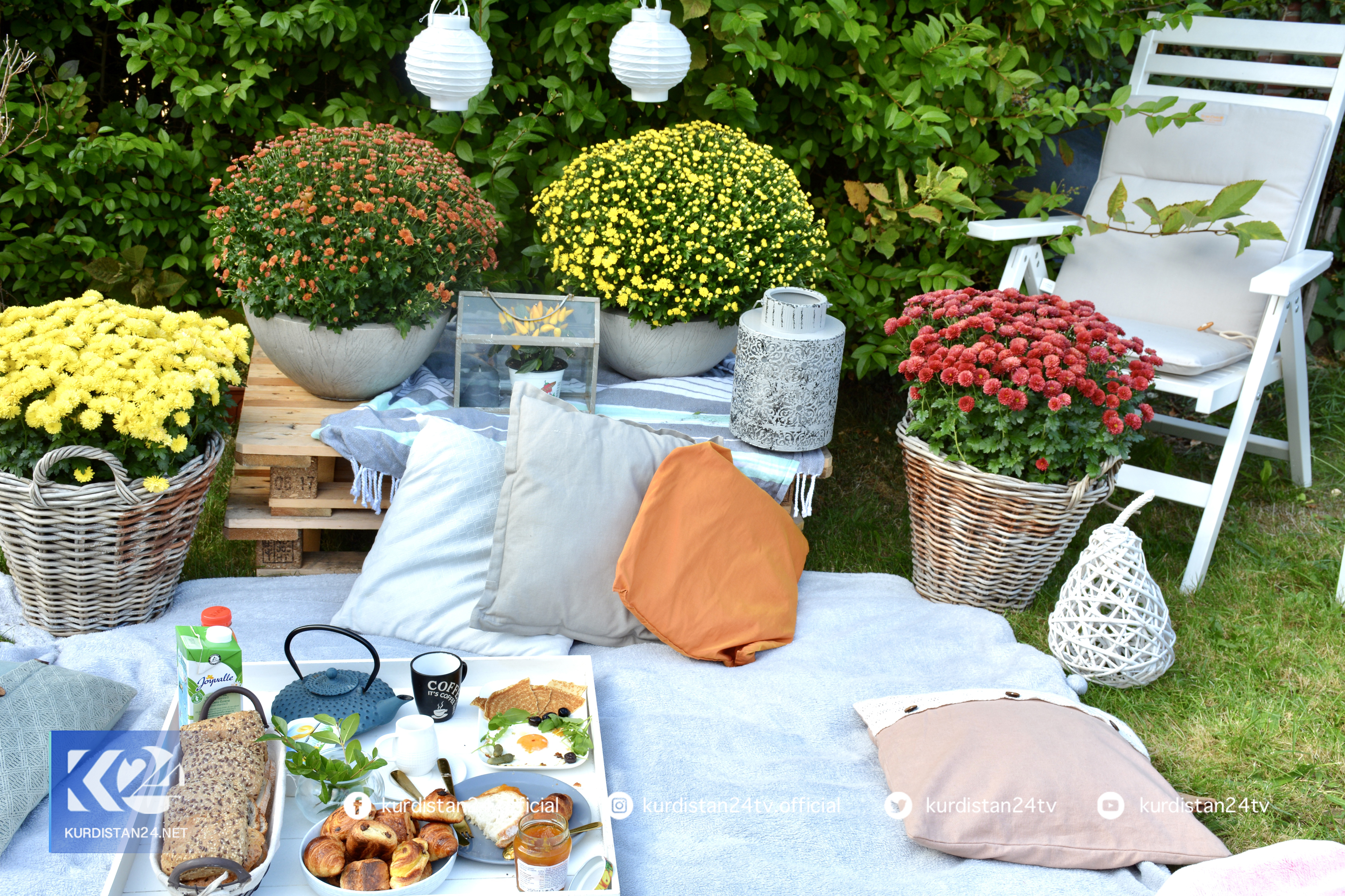 خانمێكی ده&zwnj;ستڕه&zwnj;نگین له&zwnj; كه&zwnj;لوپه&zwnj;لی فڕێدراو كاری ده&zwnj;ستی ناوازه&zwnj; دروست ده&zwnj;كات