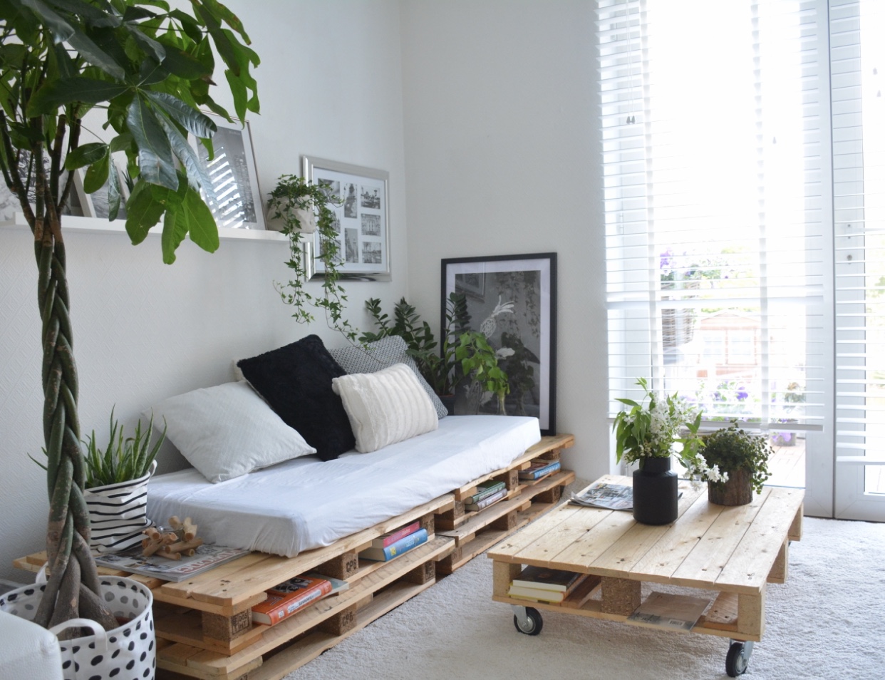 خانمێكی ده&zwnj;ستڕه&zwnj;نگین له&zwnj; كه&zwnj;لوپه&zwnj;لی فڕێدراو كاری ده&zwnj;ستی ناوازه&zwnj; دروست ده&zwnj;كات