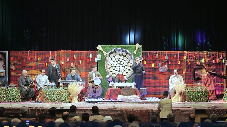 رێوەڕەسمی رێزگرتن لە گۆرانیبێژە میللییەکان لە مەهاباد