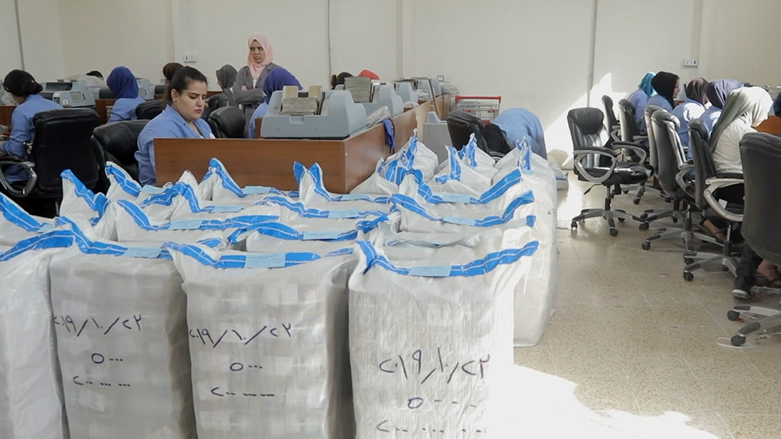 چۆن متمانەی هاووڵاتییان و بازرگانەکان بۆ بانکەکان دەگەڕێتەوە؟