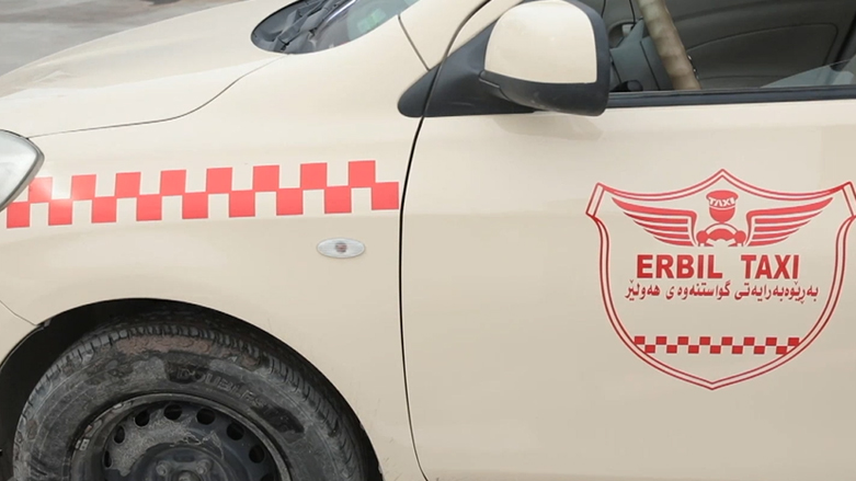 لێدانی لەزگەی تایبەت لە تەکسی