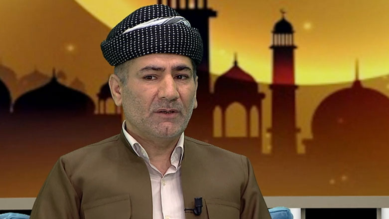 ئادابی نوێژی بە کۆمەڵ و هەینی