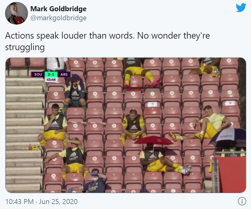 هاندەرێکی دیکەی ئارسێناڵ '' کردار زۆر گرنگترە لە قسە کردن، هیچ سەیر نیە کە ئارسێناڵ بەم رۆژگارە گەیشتووە ''.