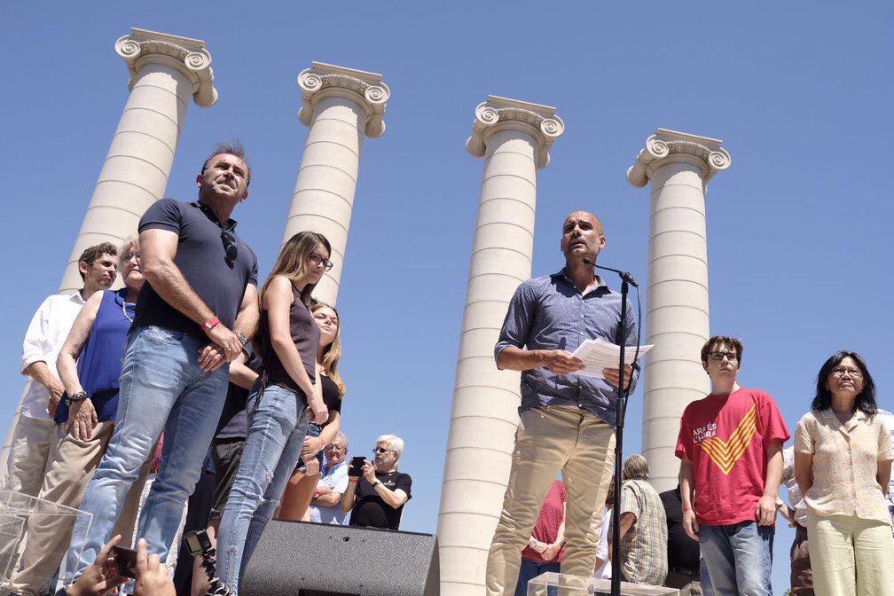 گواردیۆلا لە کاتی ئامادەبوونی لە گردبوونەوکە