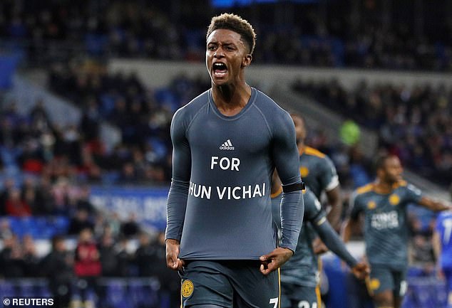 گرەی دیمارای لە کاتی پێشکەشکردنی گۆڵەکەی بە ڤیچای