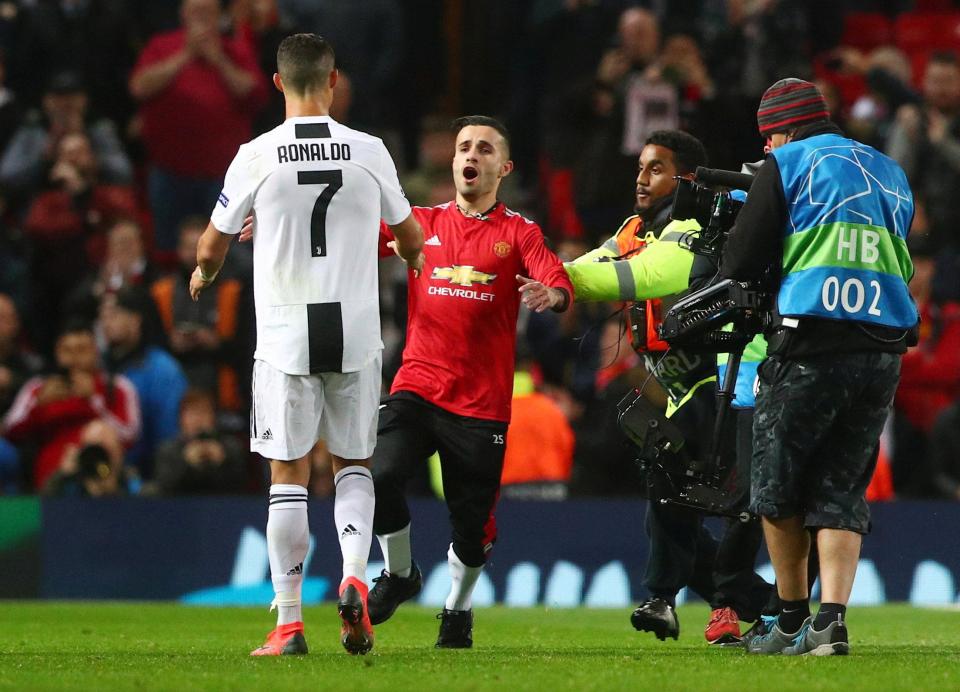 Photos Kurdish Man Fulfils Dream Takes Selfie With Cristiano Ronaldo