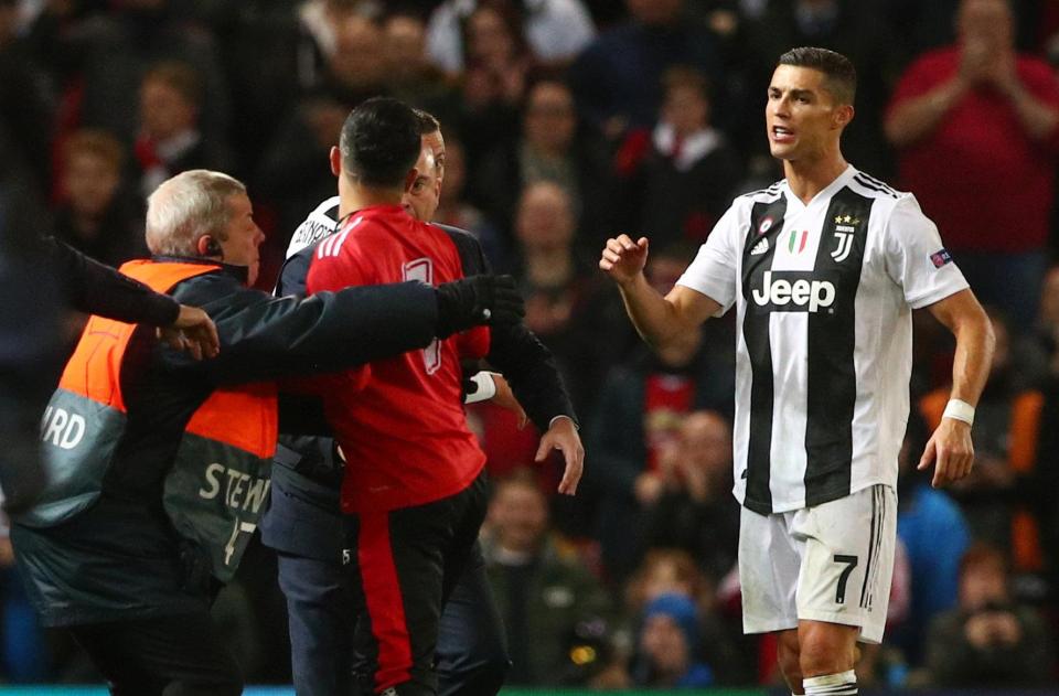 PHOTOS: Kurdish man 'fulfils dream,' takes selfie with Cristiano Ronaldo