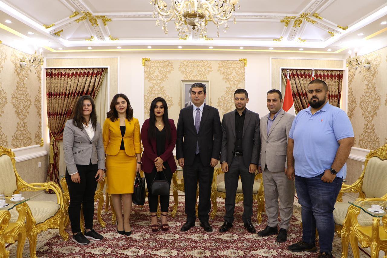 ده‌سته‌ی كارگێری یانه‌ی وه‌رزشی ئافره‌تانی دهۆك له‌گه‌ڵ پارێزگاری دهۆك
