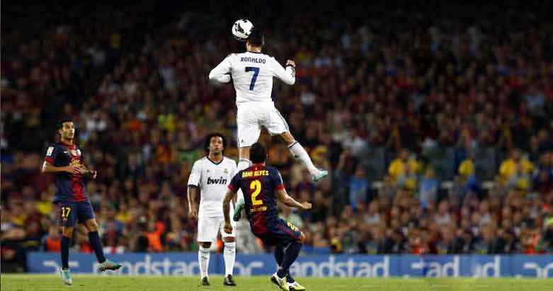 كریستیانۆ رۆناڵدۆ له‌كاتێ لێدانێكی سه‌ر له‌ كلاسیكۆی ئیسپانیا