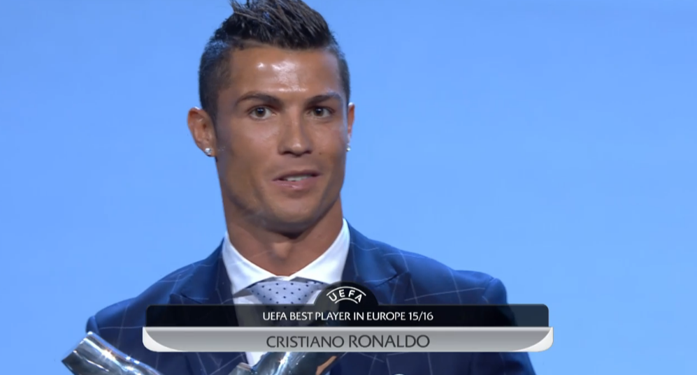 للمرة الثانية.. رونالدو يعانق جائزة أفضل لاعب باوروبا