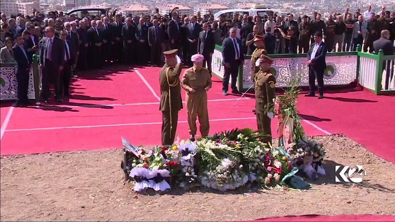 Başkan Barzani'den Mam Celal'in kabrine ziyaret