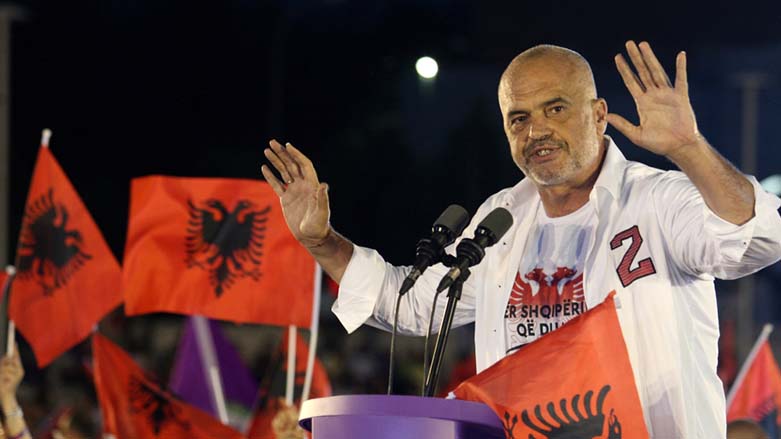 Arnavutluk'ta seçimin galibi Sosyalist Parti