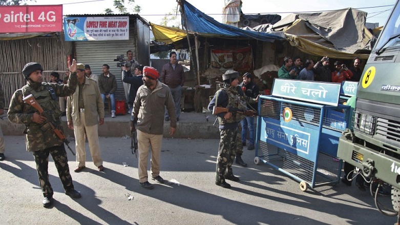 Hindistan'da bombalı saldırı: 4 ölü