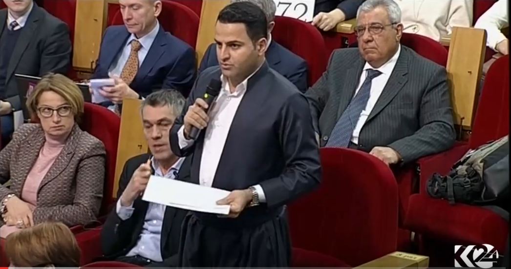 K24 Muhabiri Xoşewi Muhammed, Rusya Devlet Başkanı Viladimir Putin'nin yıllık basın toplantısına Kürt yerel kıyafetleriyle katılmıştı.