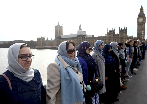 Müslüman kadınlardan Londra'da terör protestosu