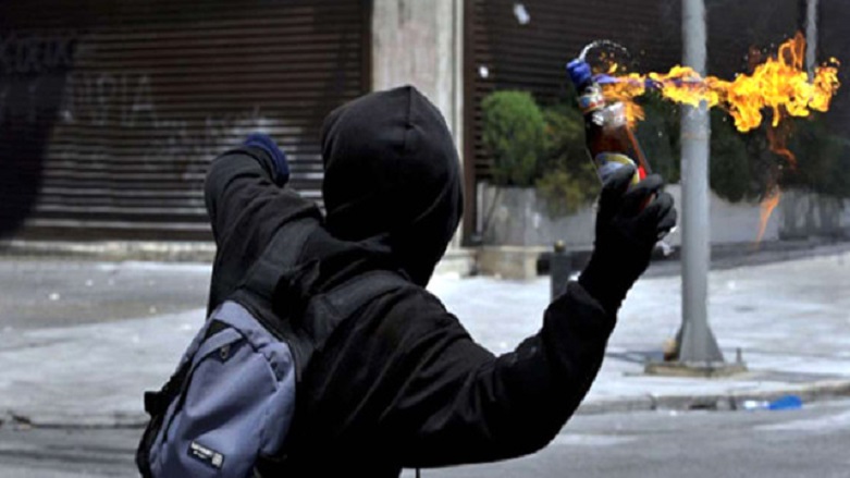 Konsolosluğa molotoflu saldırı