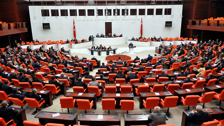 İç tüzük teklifinin ilk bölümündeki maddeler kabul edildi