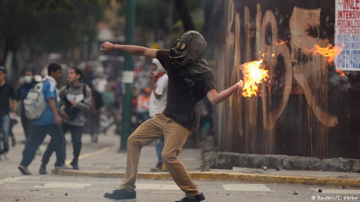 Venezuela’da gösterilerde 12 kişi hayatını kaybetti 