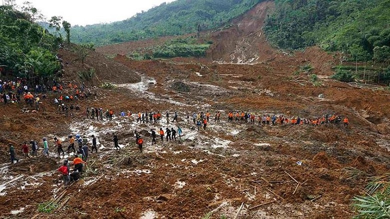 Endonezya'da heyelan: 11 ölü, 7 kayıp