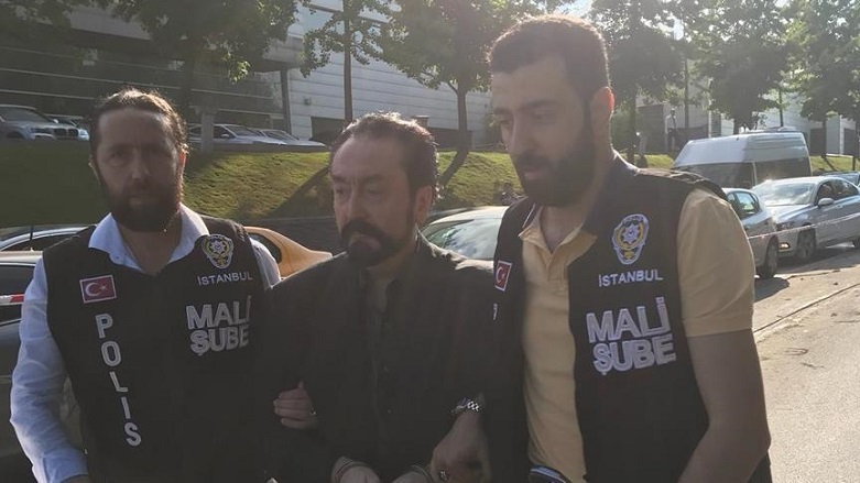 Adnan Hoca'ya operasyon