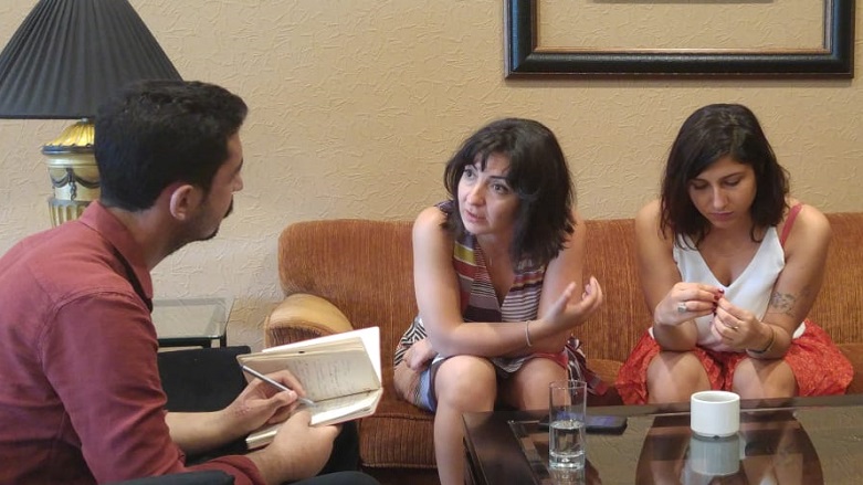 Adem &Ouml;zg&uuml;r'&uuml;n sorularını yanıtlayan araştırmacılar G&uuml;neş Daşlı ve Nisan Alıcı