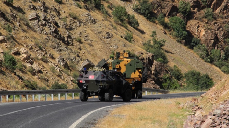 Hakkâri’de konvoya bomba!