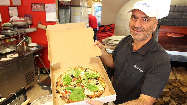 Dersimli ünlü pizzacıdan evsizlere pizza
