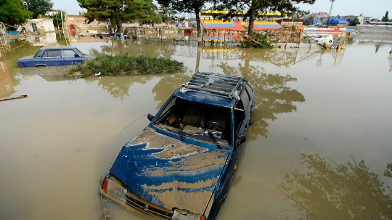 SEL VE FIRTINA - 6 ölü