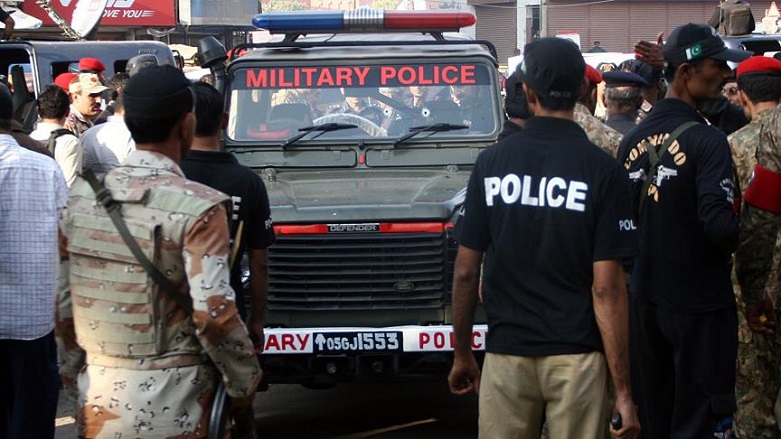 Pakistan'da silahlı saldırı: 4 polis öldü