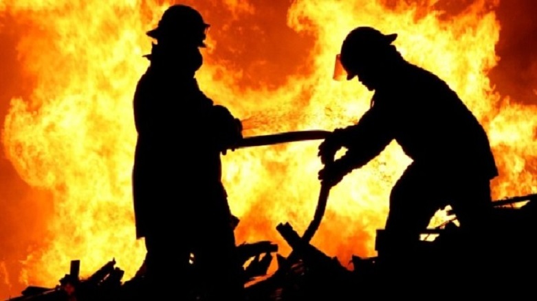 Aile yanarak can verdi!