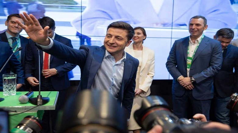 Ukrayna'da Zelenskiy'in partisi seçimin galibi 
