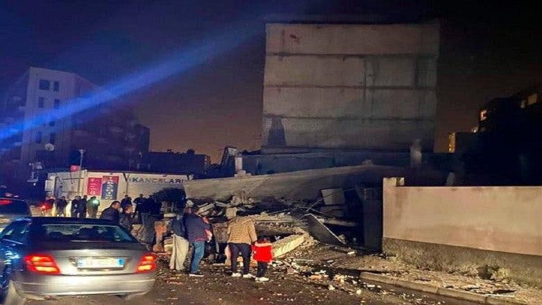 Arnavutluk'ta şiddetli deprem!