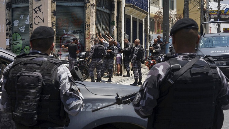 Brezilya polisinden operasyon: 13 ölü