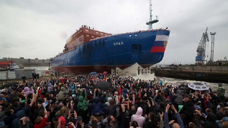 Dünyanın en büyük buzkıranı suya indi