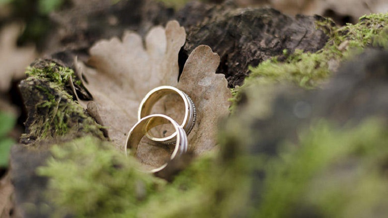 İran'da evlilik teklifine gözaltı