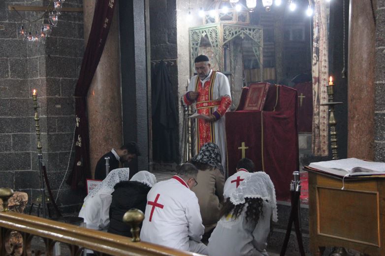 FOTO - Diyarbakır&rsquo;da Noel ayini
