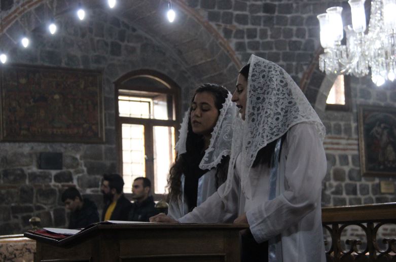 FOTO - Diyarbakır&rsquo;da Noel ayini