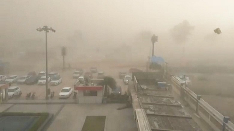 Hindistan'da kum fırtınası ve yıldırım: 19 ölü