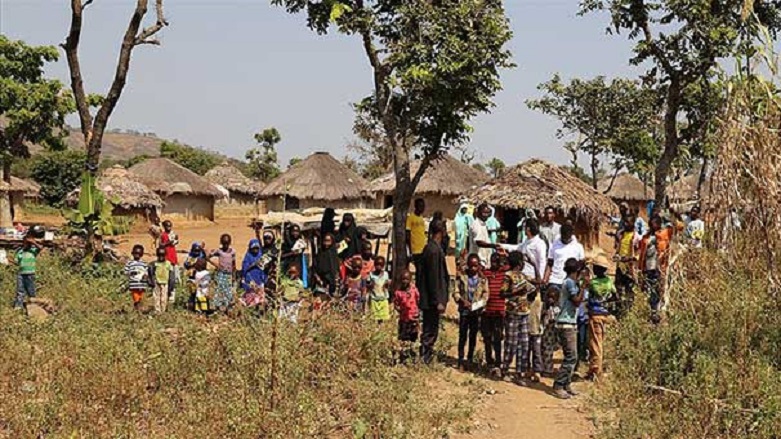 NİJERYA - 15 bin kişi komşu ülkeye sığındı