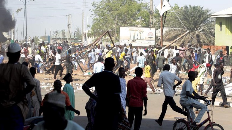 Seçim öncesi iki bölgeye silahlı saldırı: 66 ölü