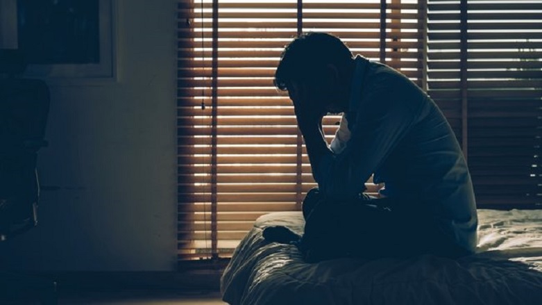 İngiltere'de coronavirüsle depresyon vakaları 2 kat arttı 