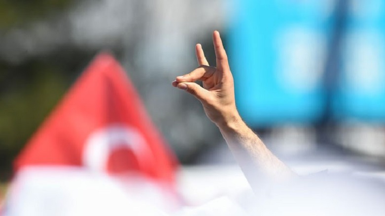 Fransa Bozkurtlar hareketini yasakladı