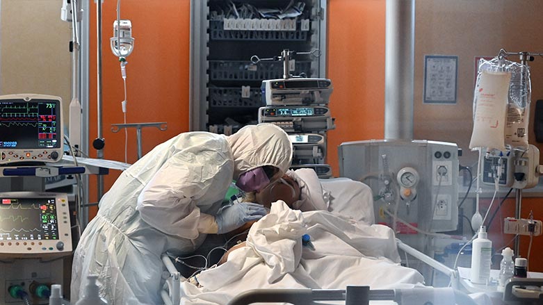 Dünyada 2 milyonu aşkın kişi Covid-19 tedavisi görüyor