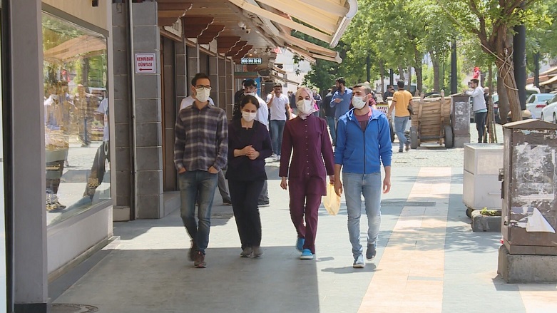 Diyarbakır’da maskesiz sokağa çıkmak yasaklandı