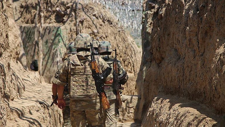 Ermenistan’da 18 yaş üstü erkeklere ülkeyi terk etme yasağı